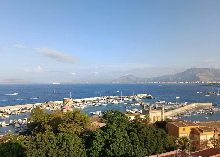 RineddaHouse Arenella - Vista Mare Panoramica A Palermo Con Parcheggio Privato